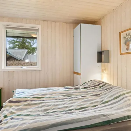 Naina - 200m From The Sea By Interhome