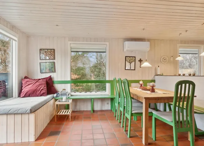 Naina - 200m From The Sea By Interhome
